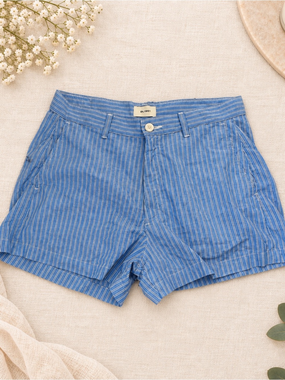 DL1961 Taylor Relaxed Short Blue Stripe High Rise 3" Inseam Size 28